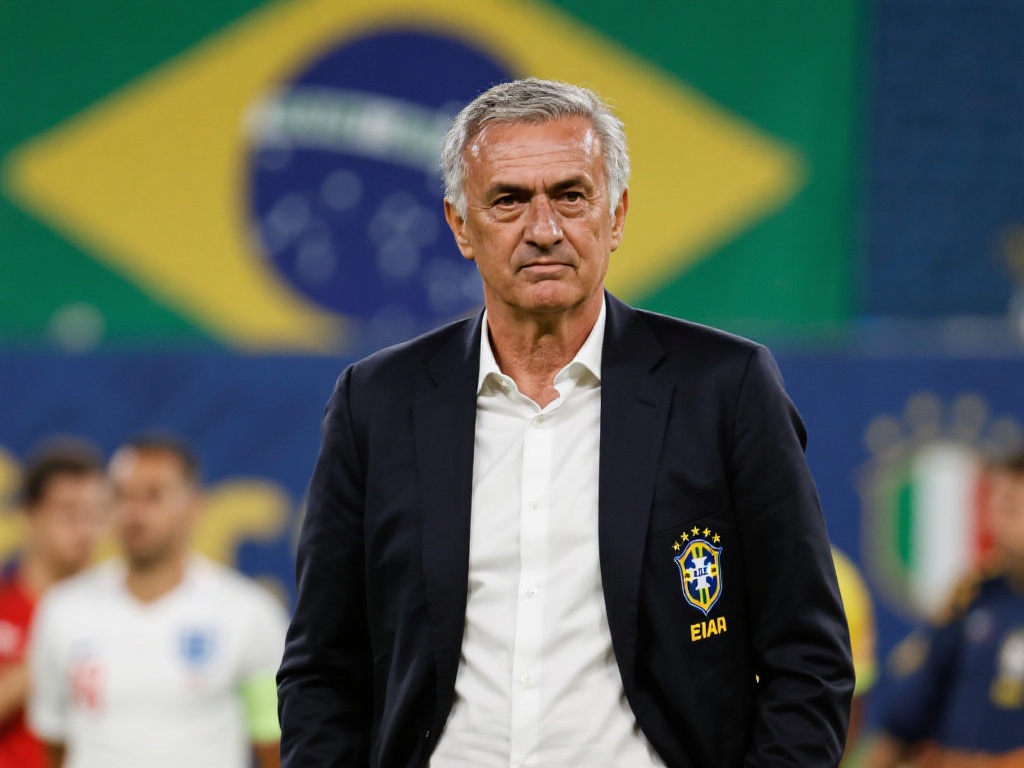 欧冠历史：布特三次破门领跑门将进球榜